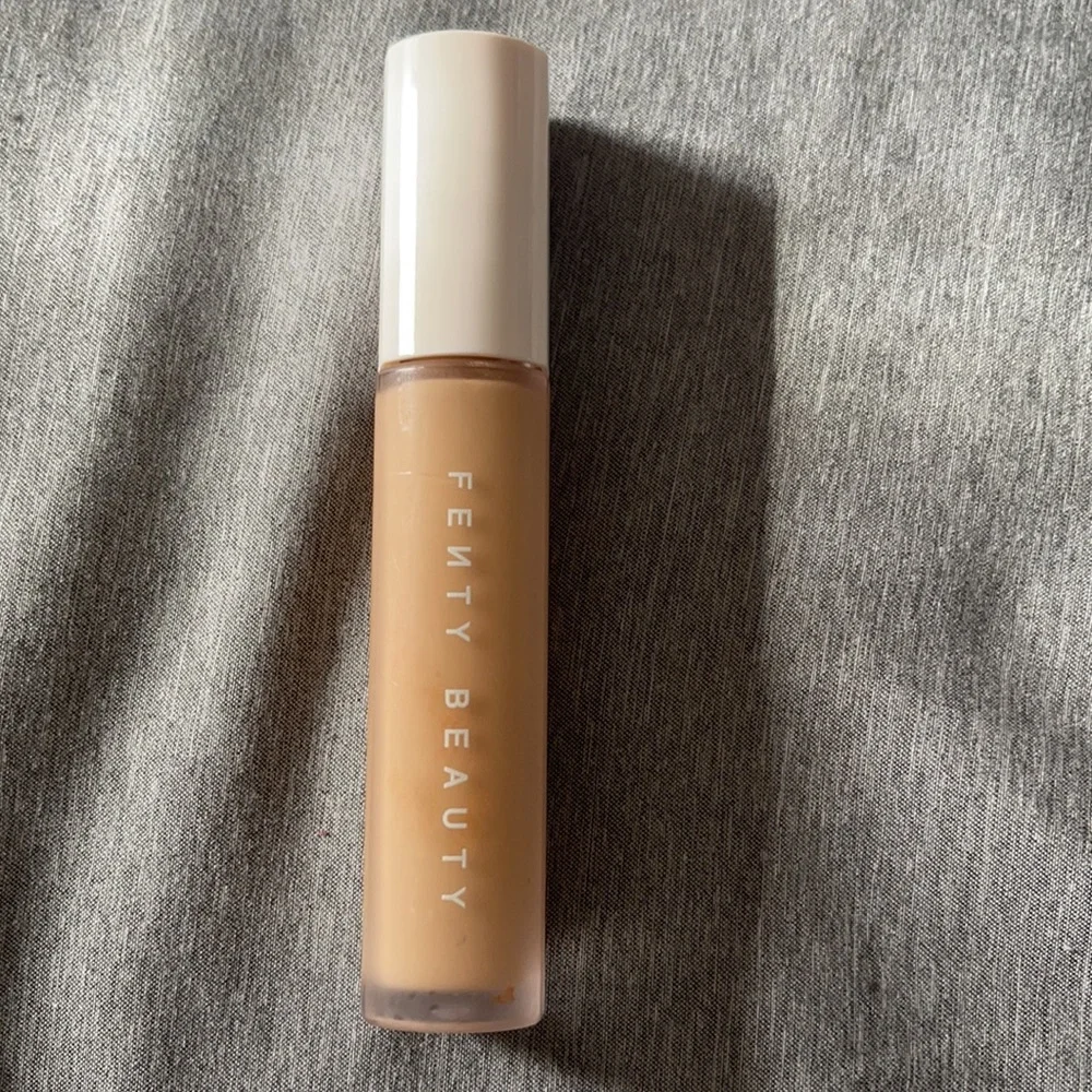 Fenty 310 Pro Filt'r Instant Retouch Concealer